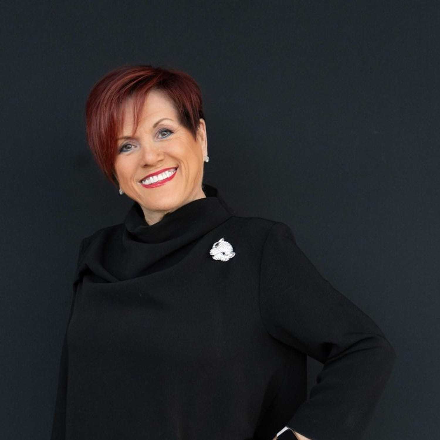 Portrait of Luisa, a professional stylist at Avanté Salon & Spa, showcasing their expertise and style.